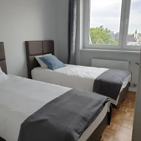 דירה Duplex 250 M From Market Square *