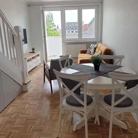 Duplex 250 M From Market Square Διαμέρισμα *