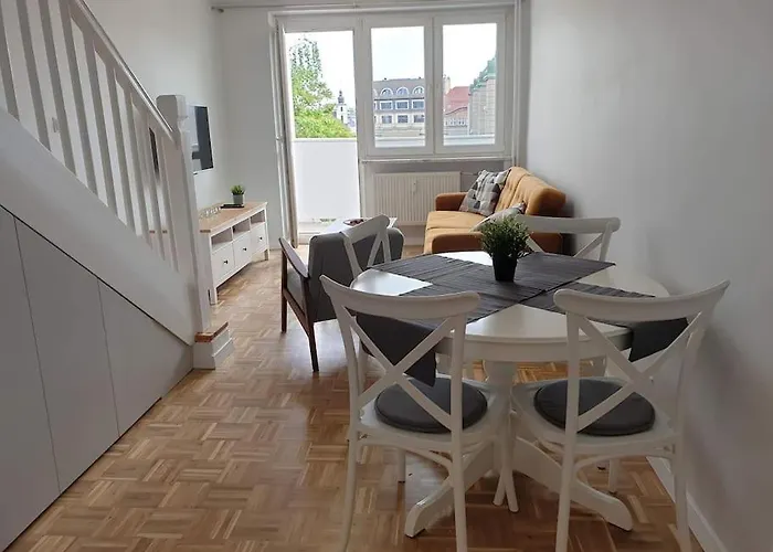 Duplex 250 M From Market Square Διαμέρισμα *