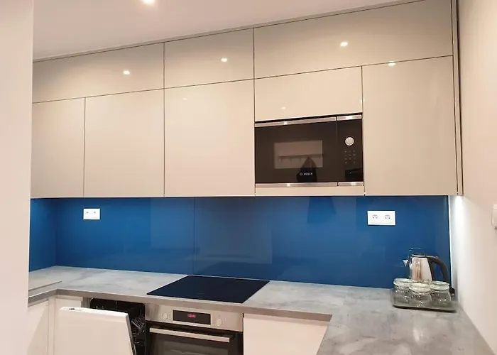 Duplex 250 M From Market Square Apartment